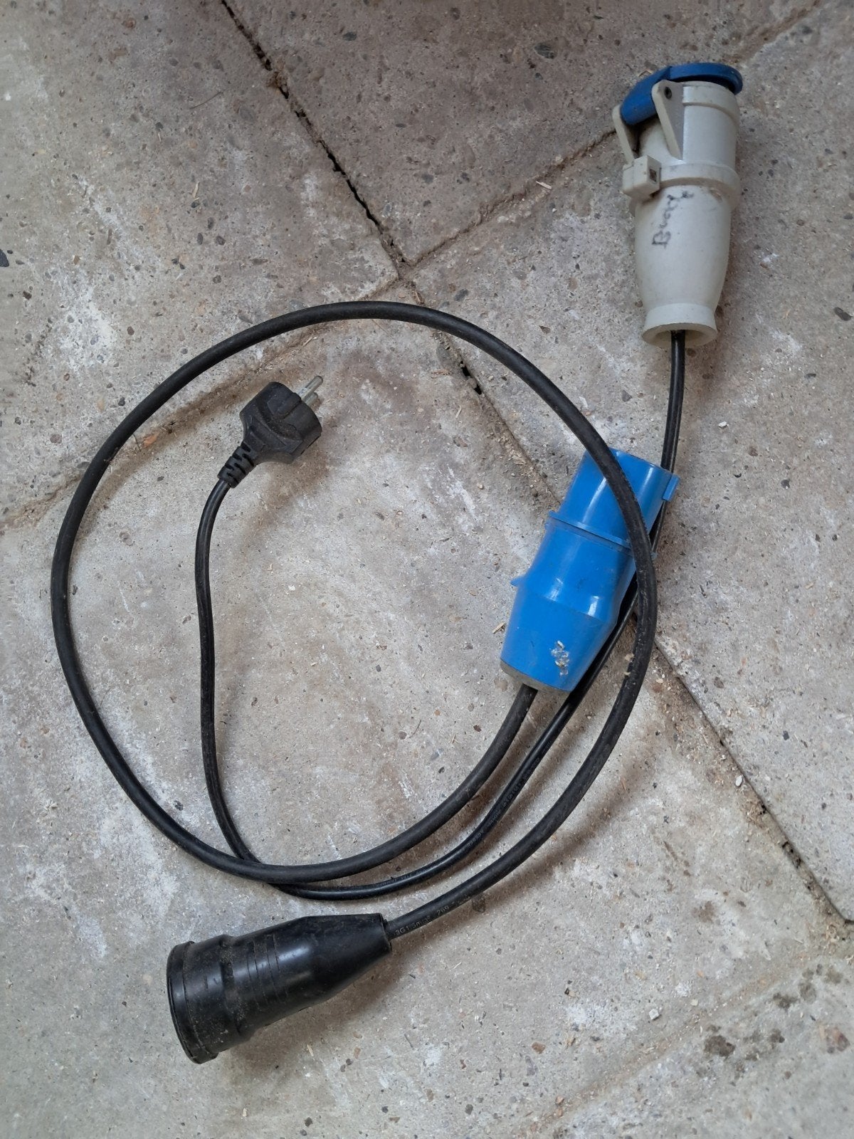 Stekkerset voor caravan., Ophalen