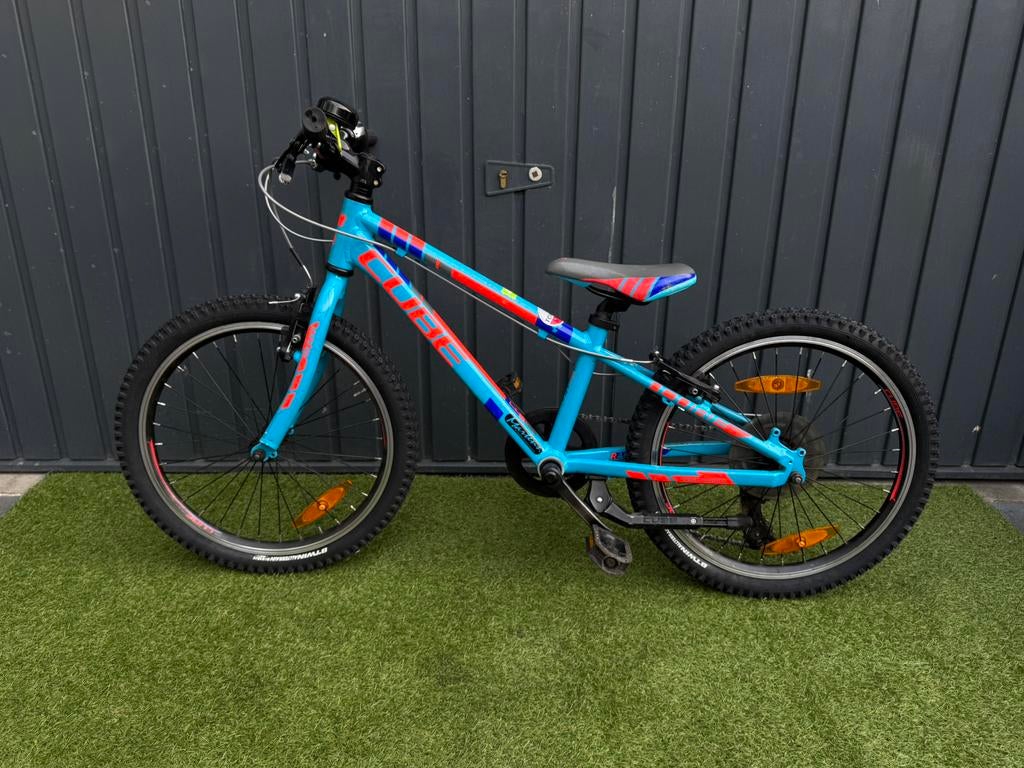 Cube Kid 200 - 20 inch - Kinderfiets MTB mountainbike 🩵❤️, Fietsen en Brommers, Fietsen | Jongens, Ophalen of Verzenden, Zo goed als nieuw