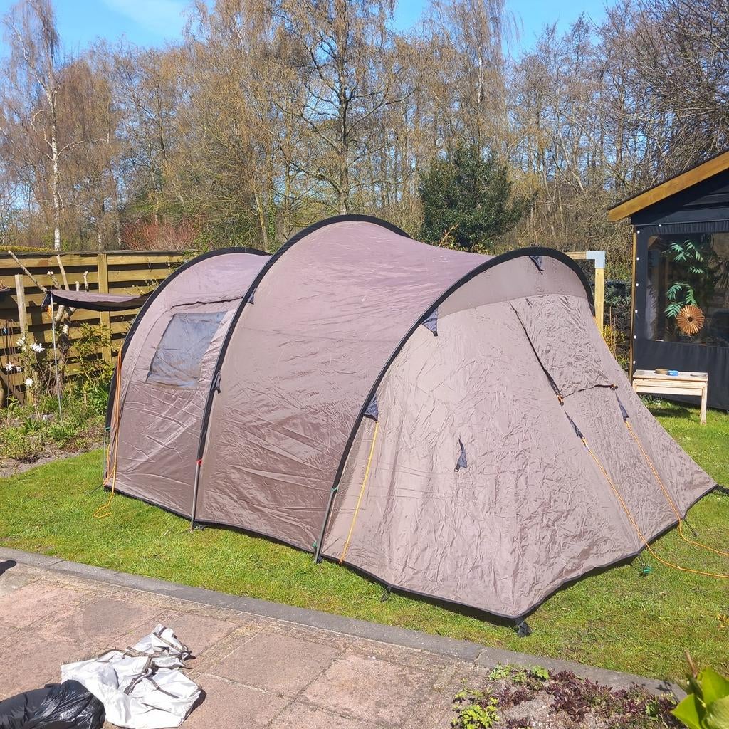 Condor WOLF tent.  Kamperen, festival, familietent., Ophalen of Verzenden, Zo goed als nieuw, Tot en met 4