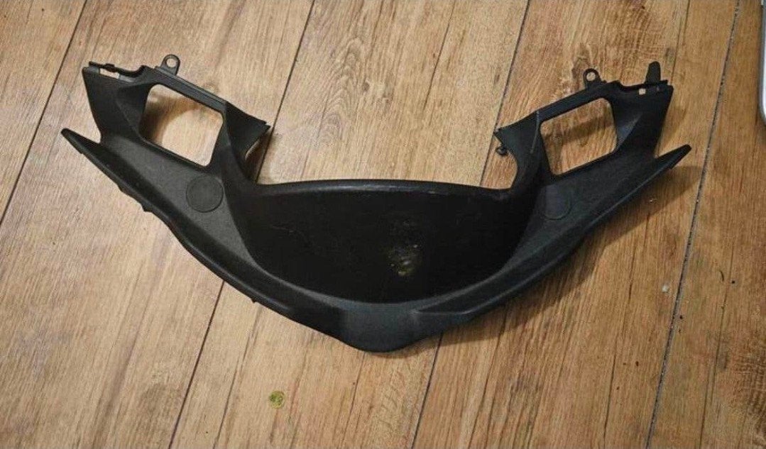 Stuurkap boven Piaggio mp3 Yourban €20, Ophalen of Verzenden
