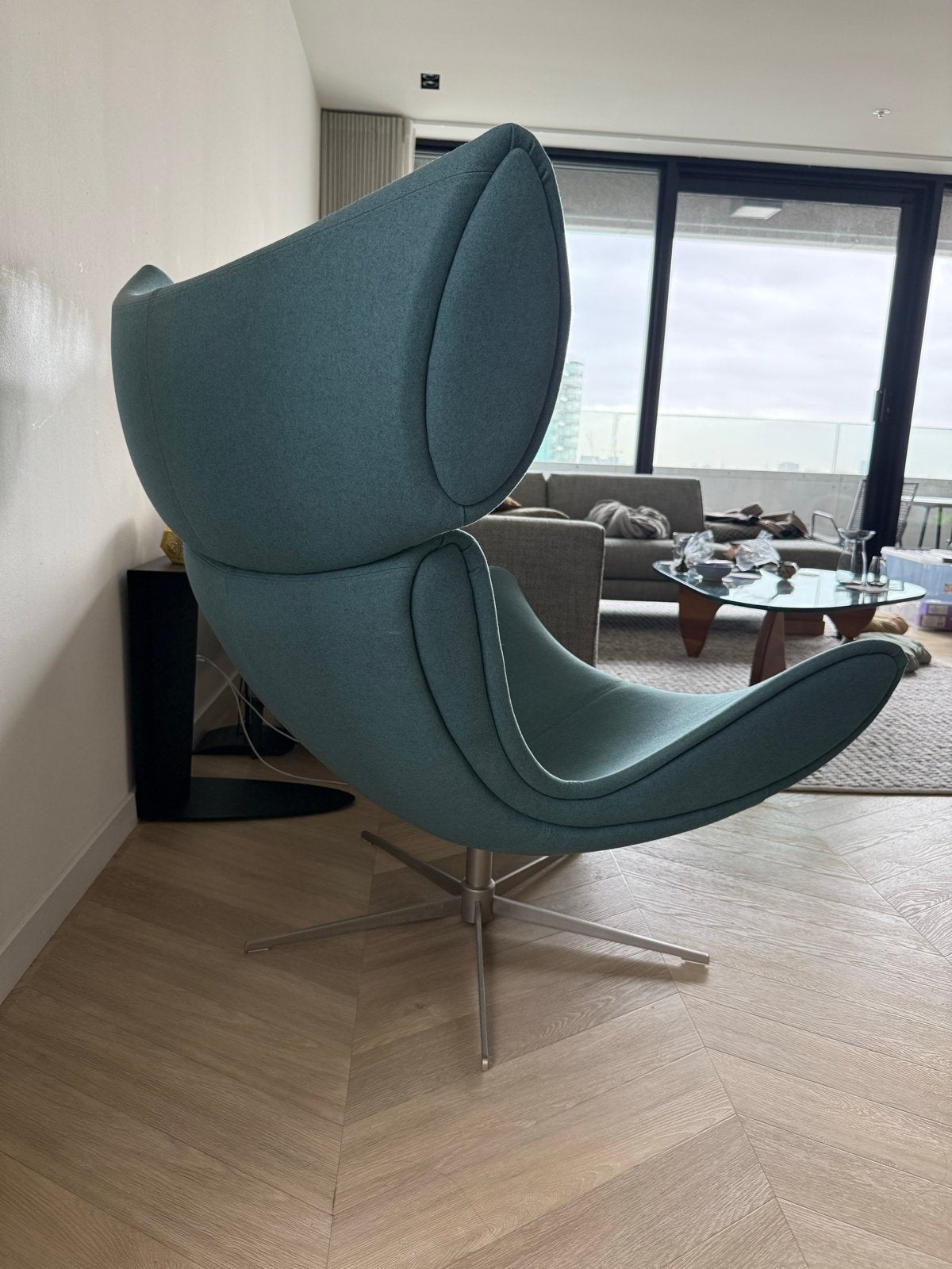BoConcept Imola fauteuil met draaifunctie ZGAN, Huis en Inrichting, Ophalen, Overige kleuren, Zo goed als nieuw, Eén