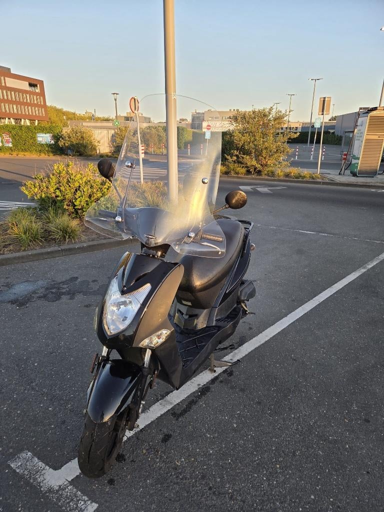 Kymco Agility 50 2016, Fietsen en Brommers, Scooters | Kymco, Zo goed als nieuw, Agility, Benzine, Ophalen