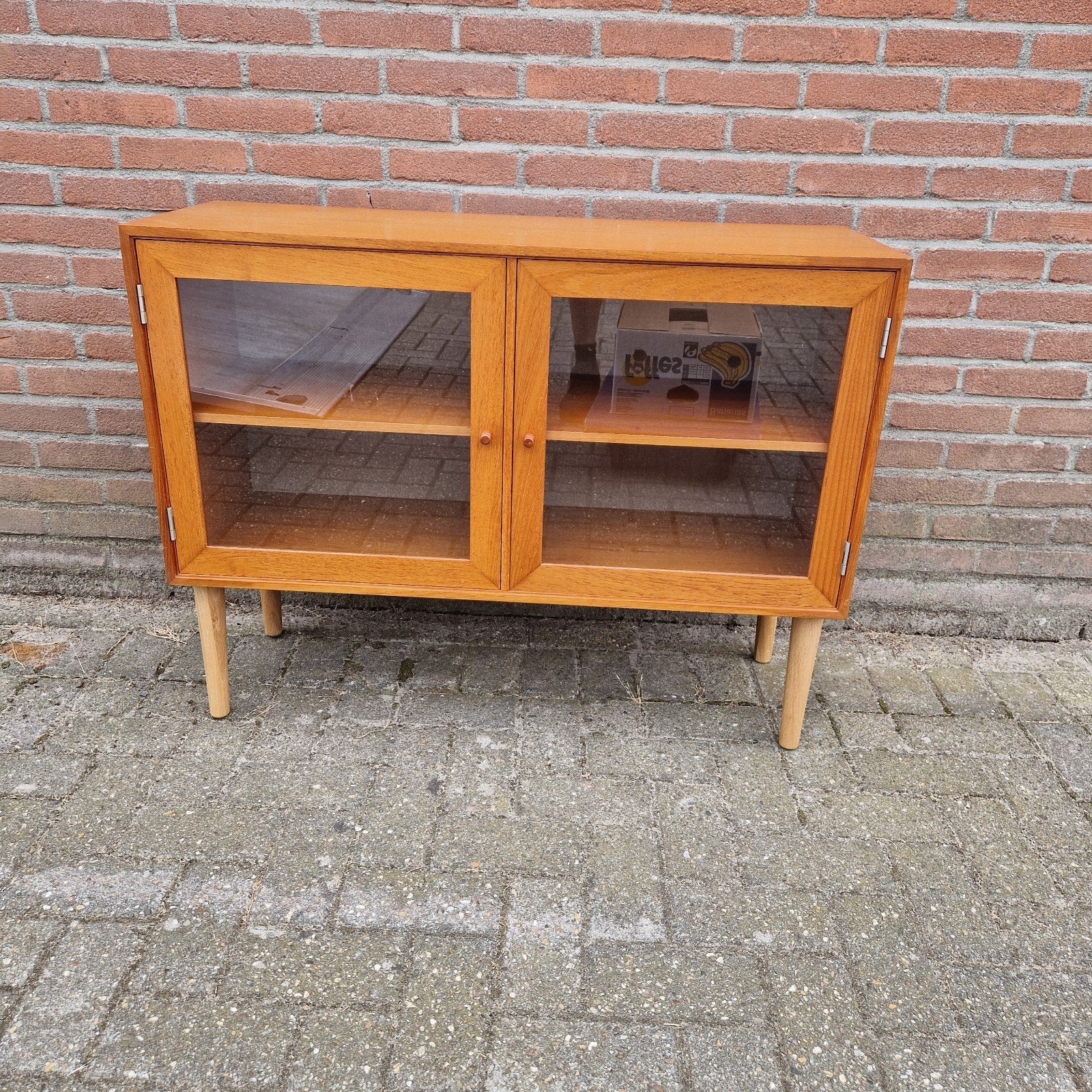 retro kast  met glazen deuren, Ophalen, 100 tot 150 cm, Glas, Minder dan 100 cm