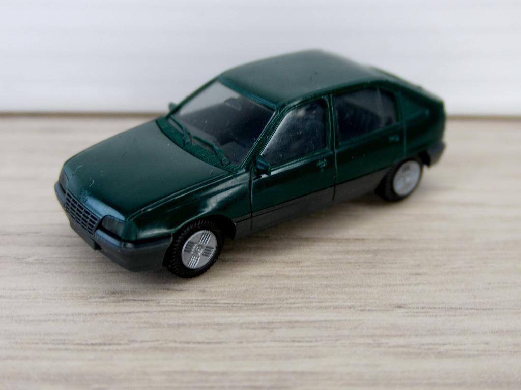 Wiking 1/87 Opel Kadett E Hatchback, Verzenden, Zo goed als nieuw, Auto, Wiking