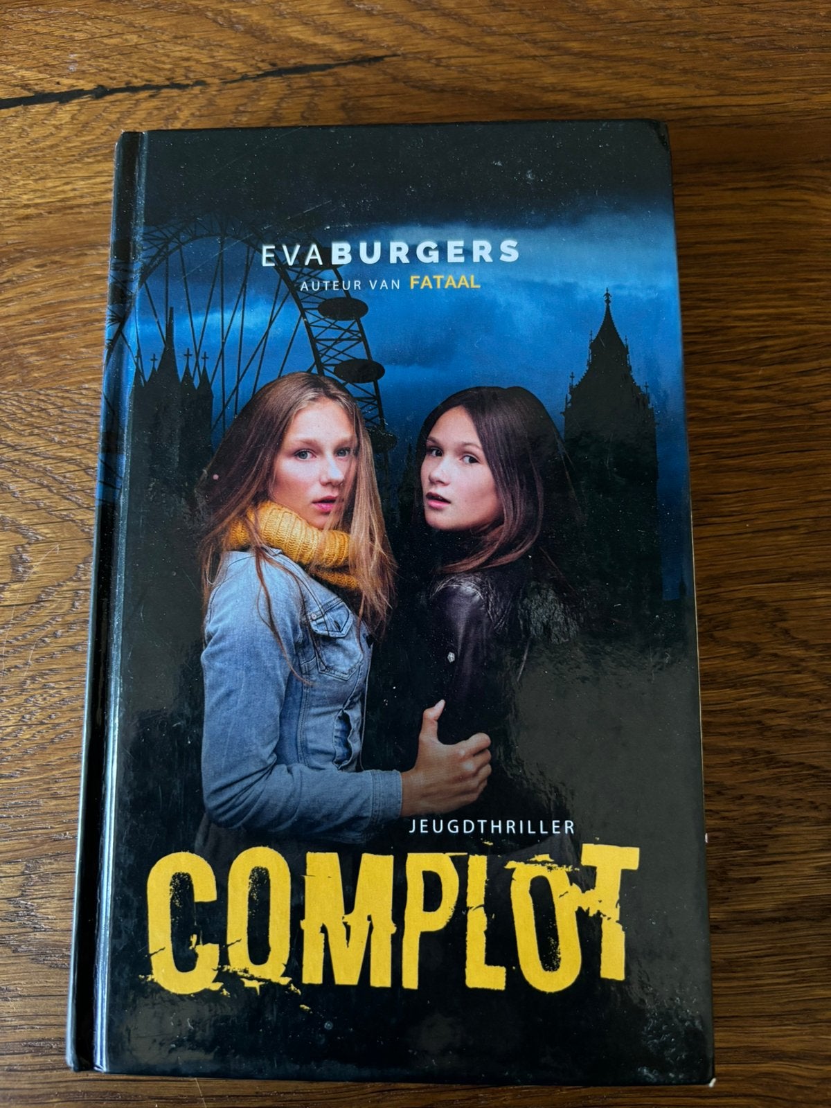 Boek: Complot van Eva Burgers, Ophalen of Verzenden, Zo goed als nieuw, Fictie