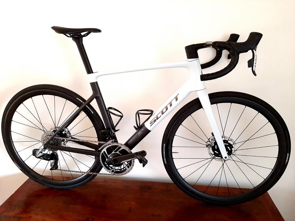 Scott Addict disc RC PRO disc Sram Red AXS, 28 inch, Scott Addict RC PRO disc, Carbon, Zo goed als nieuw