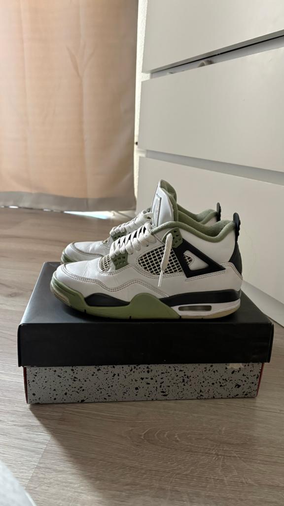 Jordan 4 maat 38, Ophalen of Verzenden, Zo goed als nieuw