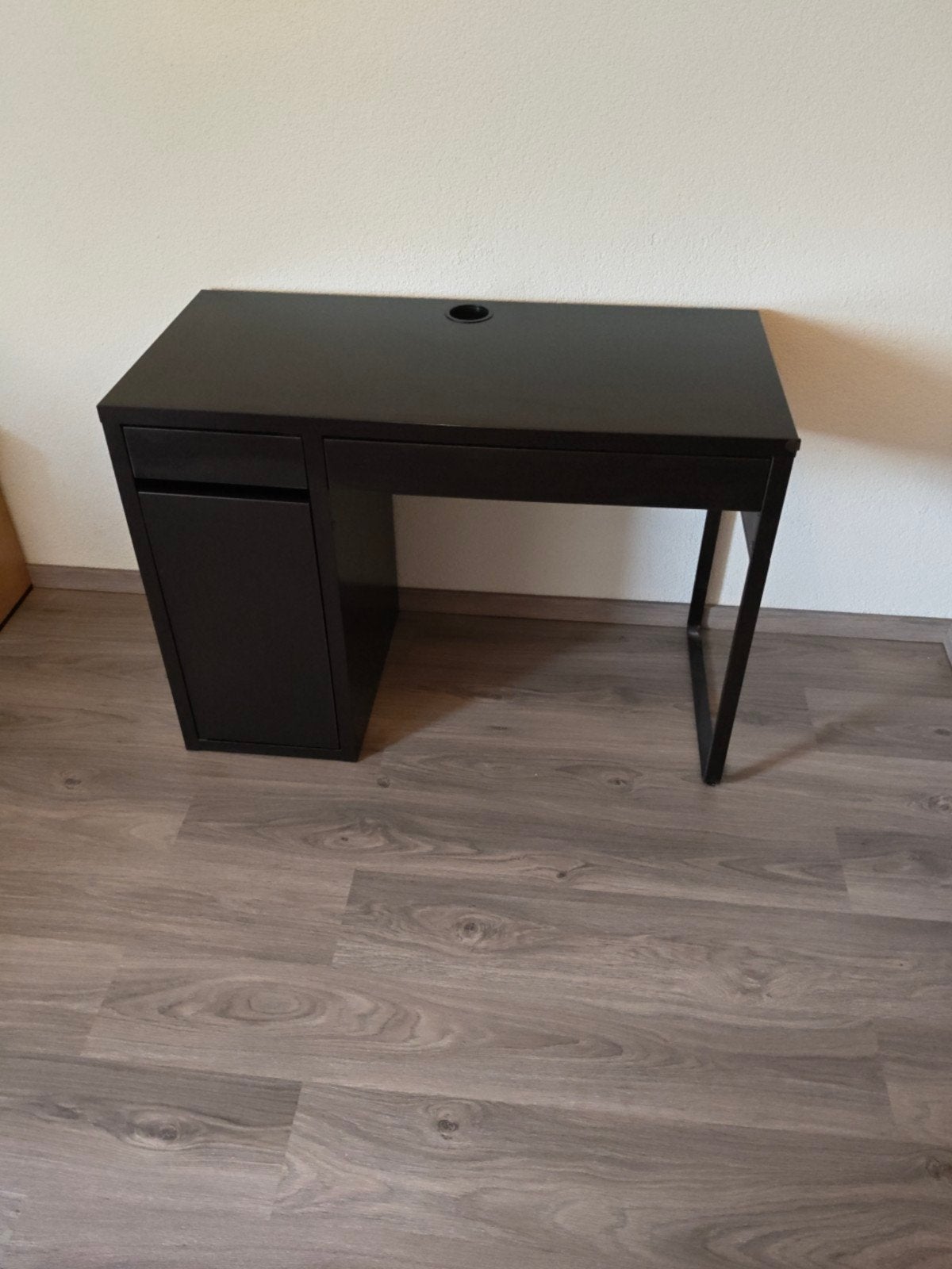 Ikea bureau micke 105x50, Ophalen, Gebruikt