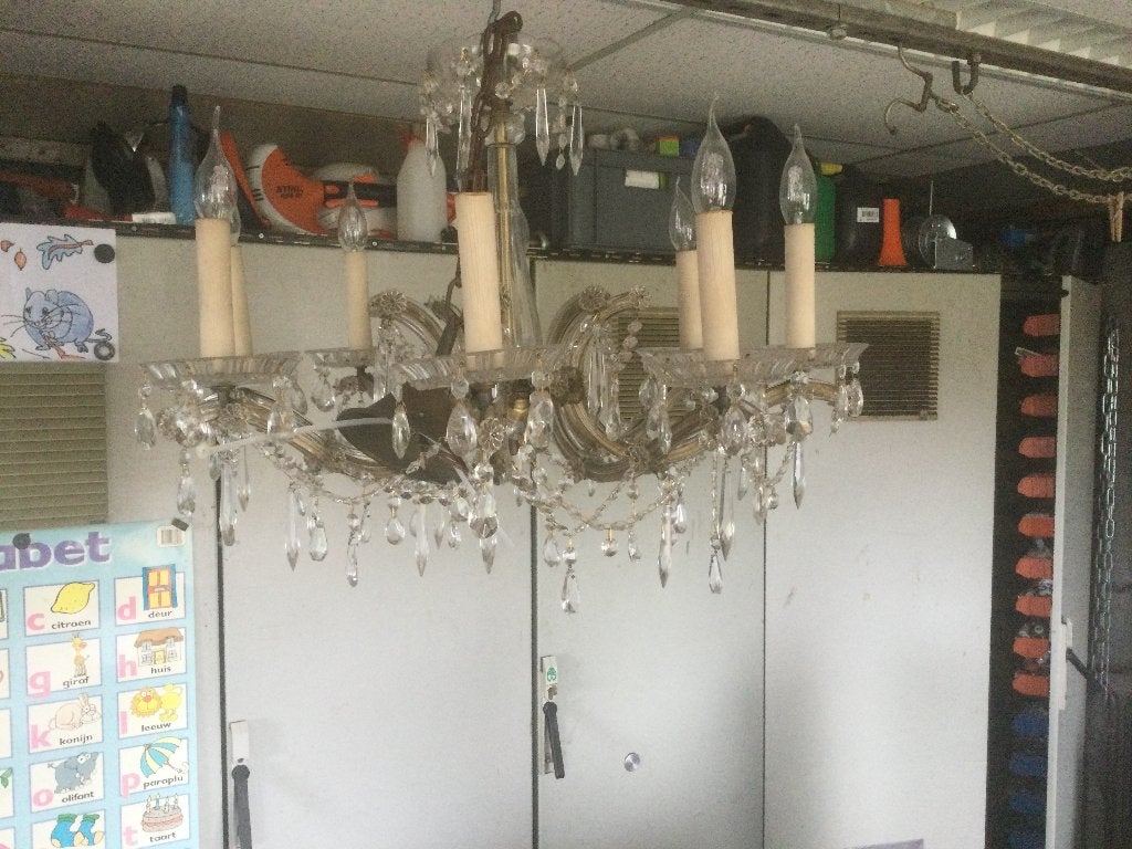 8 arms kroonluchter, oud. Behoeft wat herstelwerk, Ophalen