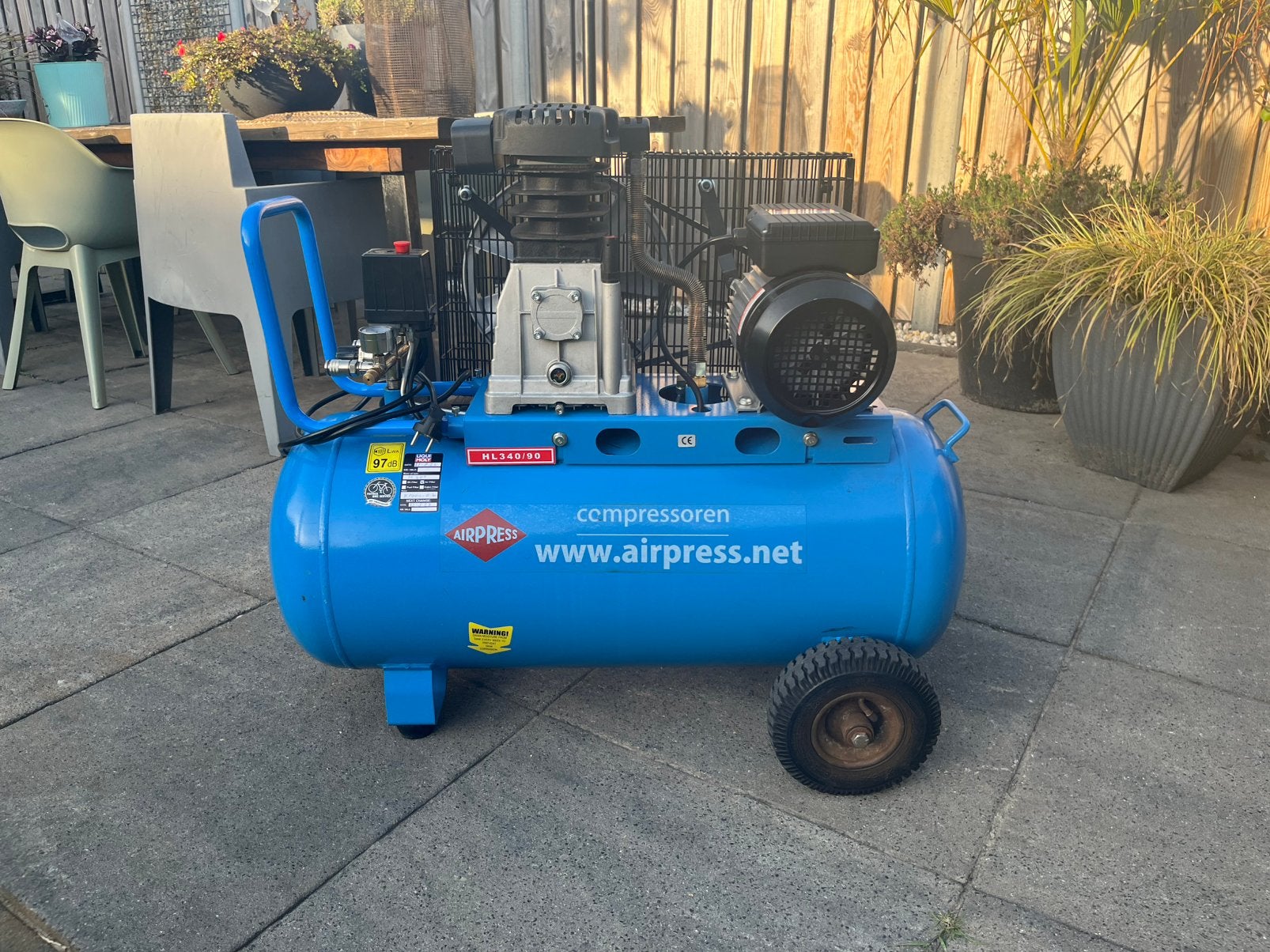 Te koop een gereviseerde Airpress HL 340/90 uit 2021, Ophalen, 6 tot 10 bar, Zo goed als nieuw, 25 tot 100 liter