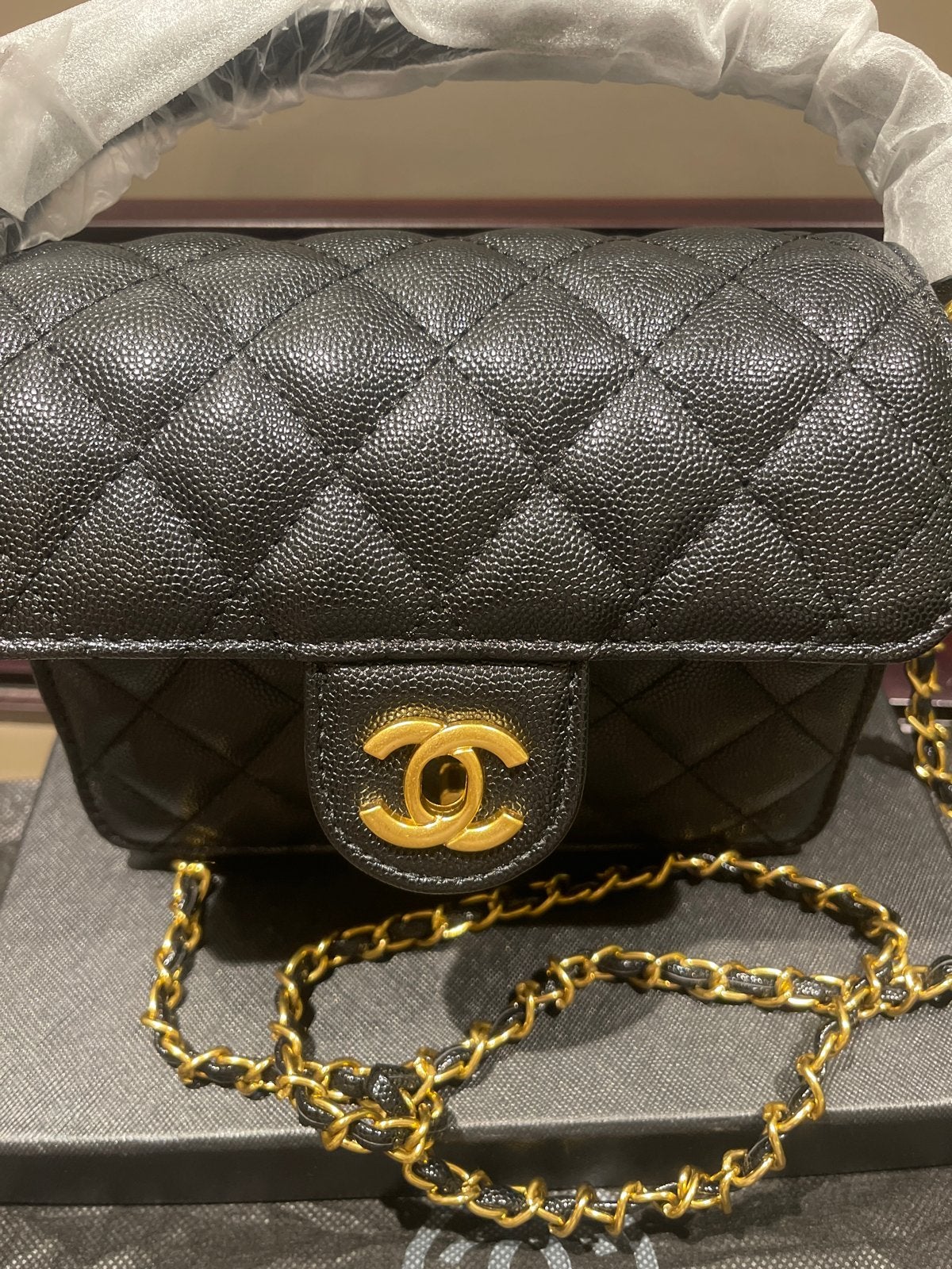 Chanel Mini Flap caviar Bag Zwart met Gouden Hardware, Sieraden, Tassen en Uiterlijk, Tassen | Damestassen, Ophalen of Verzenden