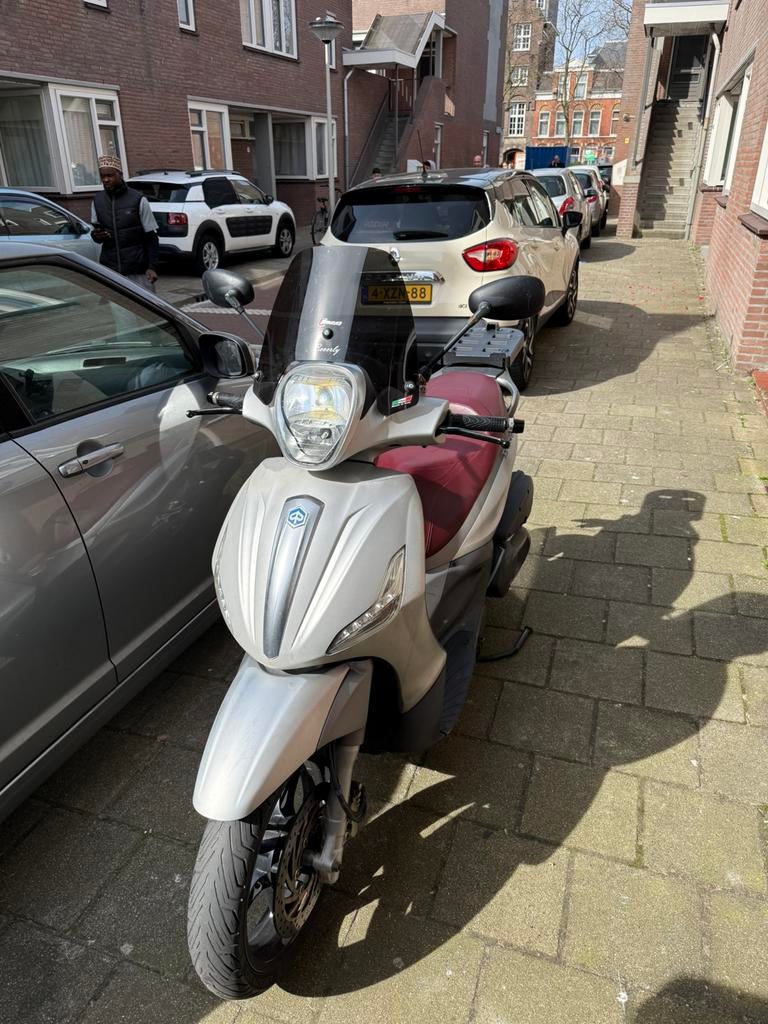 Piaggio Beverly 350 (diefstal schade), Bedrijf, Scooter
