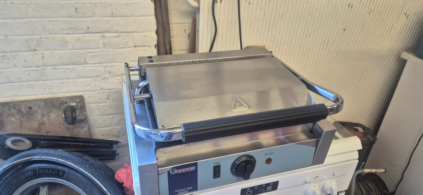 Contactgrill hendi prof. kwaliteit! 3 panini's! Tosti ijzer, Ophalen of Verzenden, Gebruikt