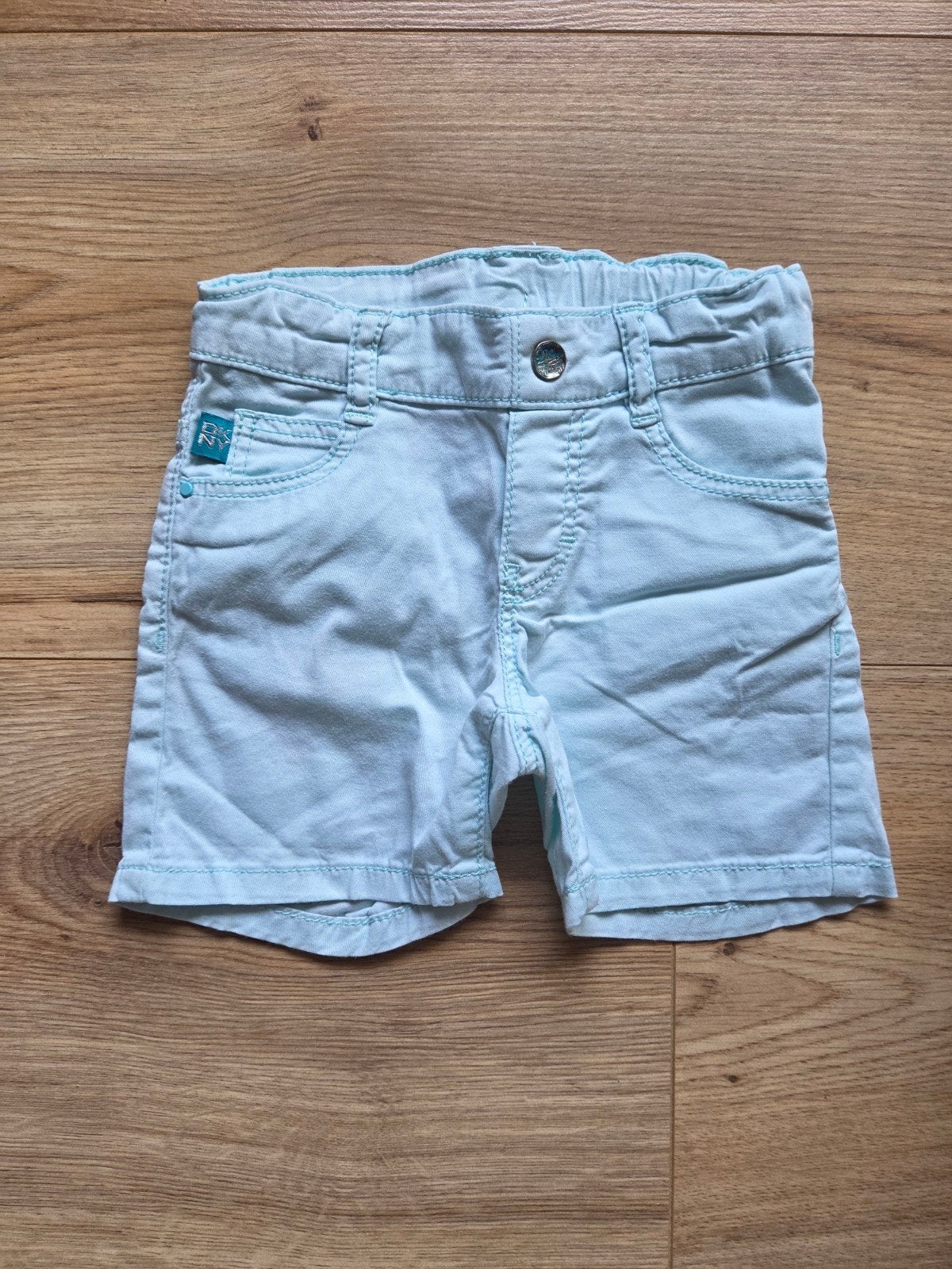 Korte broek DKNY, maat 3, Broek, Meisje, Ophalen of Verzenden, Zo goed als nieuw