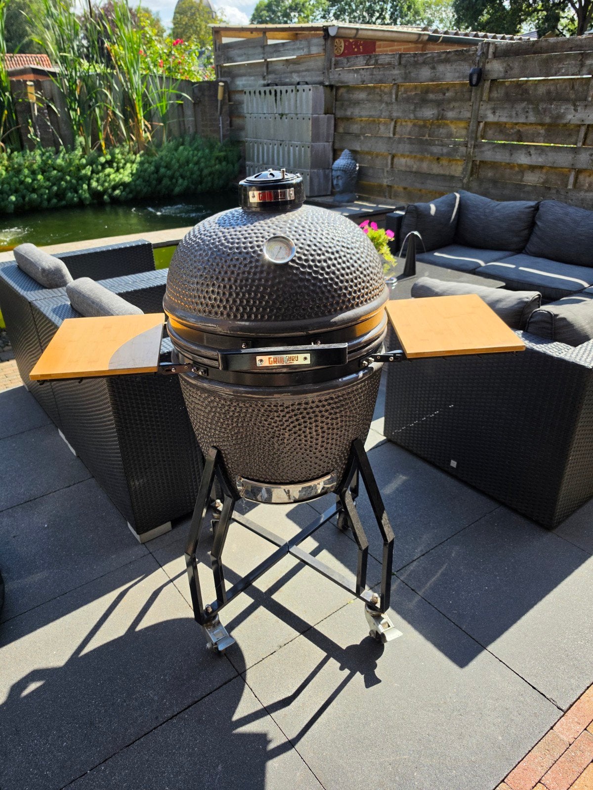 Grill Guru large Kamado BBQ met onderstel en zijtafels, Ophalen, Gebruikt, Grill Guru