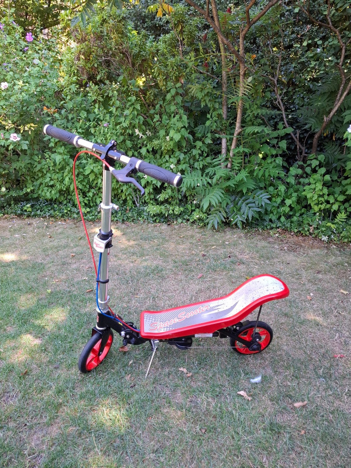 Space Scooter X590 rood - Zo goed als nieuw, Fietsen en Brommers, Ophalen, Zo goed als nieuw, Space Scooter model X590