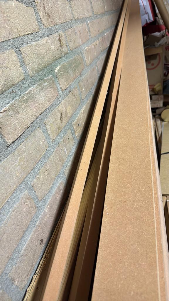 Plinten hout, Doe-het-zelf en Verbouw, Hout en Planken, Ophalen, Minder dan 25 mm, Zo goed als nieuw, Plank