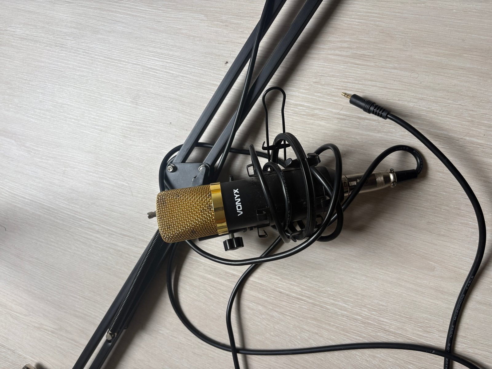 Vonyx Studiomicrofoon met standaard en kabels, Ophalen of Verzenden, Gebruikt, Studiomicrofoon