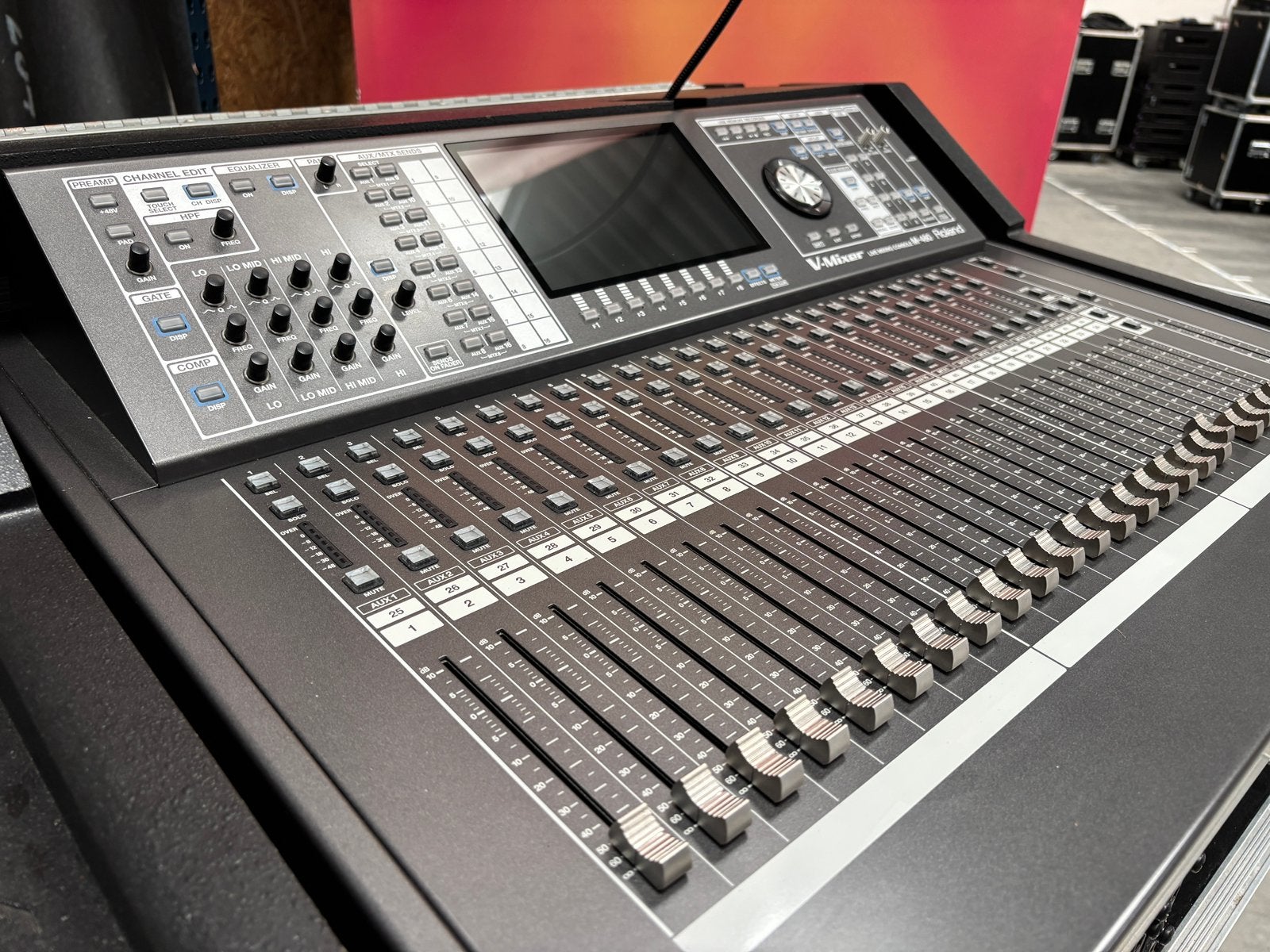 Roland M-480 digitale mengtafel in luxe 3-delige touringcase, Muziek en Instrumenten, Ophalen, Zo goed als nieuw, 20 kanalen of meer