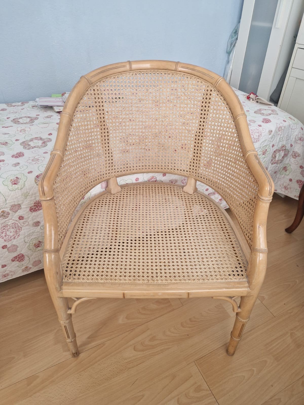 Rotan stoel met rieten rug zitting en rieten zitting., Huis en Inrichting, Ophalen, Gebruikt, Bruin, Eén