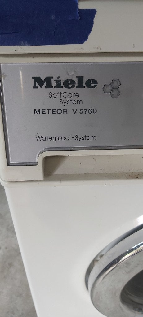 Miele Meteor V5760, Ophalen, 1200 tot 1600 toeren, Gebruikt, Voorlader