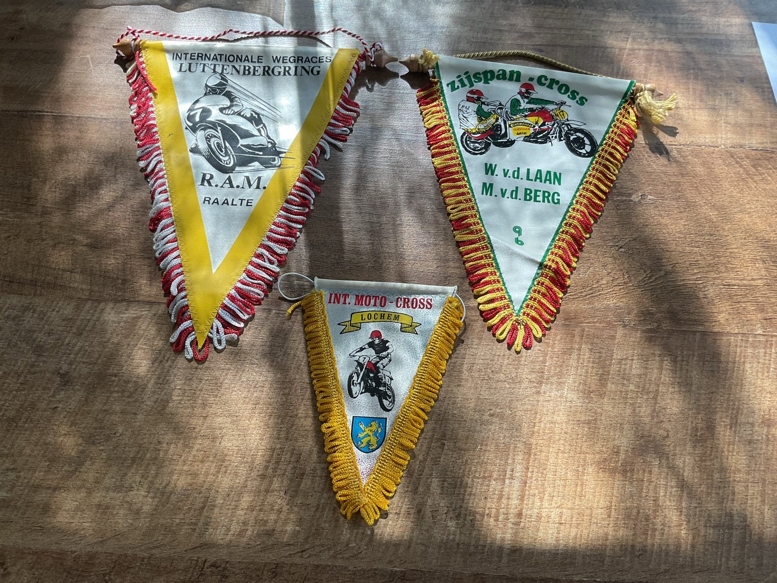 Vintage Motorcross en Wegrace Vaantjes - Set van 3, Verzamelen, Ophalen of Verzenden, Gebruikt, Motoren