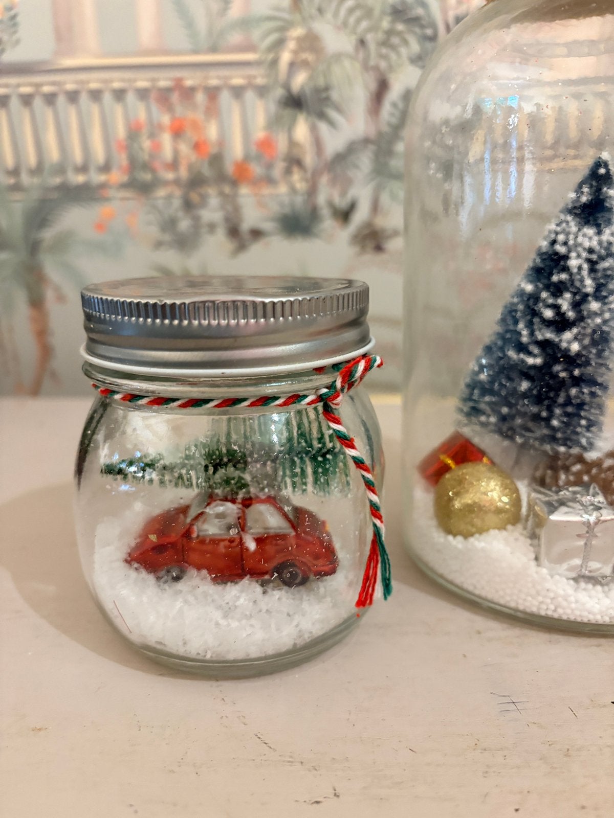 Prachtige Kerstset van 2 Glazen Potten met Wintertaferelen, Ophalen of Verzenden, Zo goed als nieuw