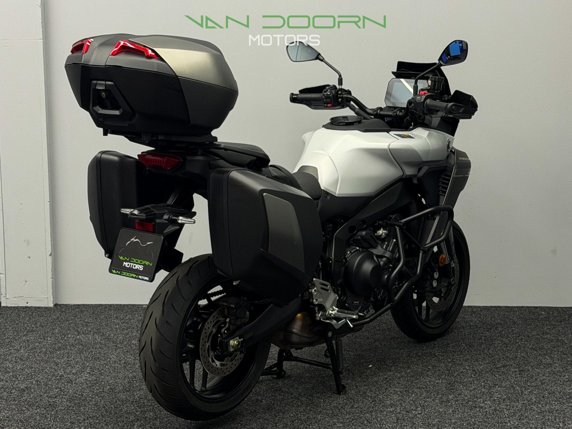 Yamaha TRACER 9 GT Y-AMT | 2025 | Ceramic Ice | 7DKM, Info@vandoornmotors.nl, 890 cc, Kraaivenstraat 23-5
5048AB  TILBURG, NL