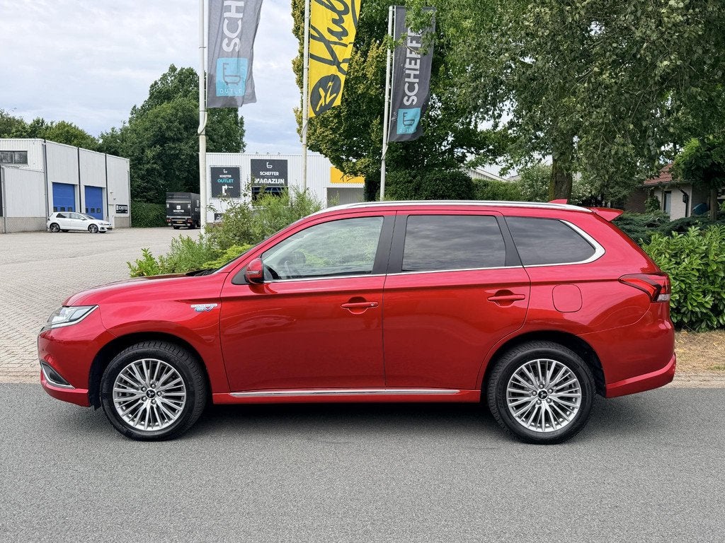 Mitsubishi Outlander 2.4 PHEV 239PK Navi•Leder•Camera, Auto's, Mitsubishi, Automaat, 14 kWh, Euro 6, 4 cilinders