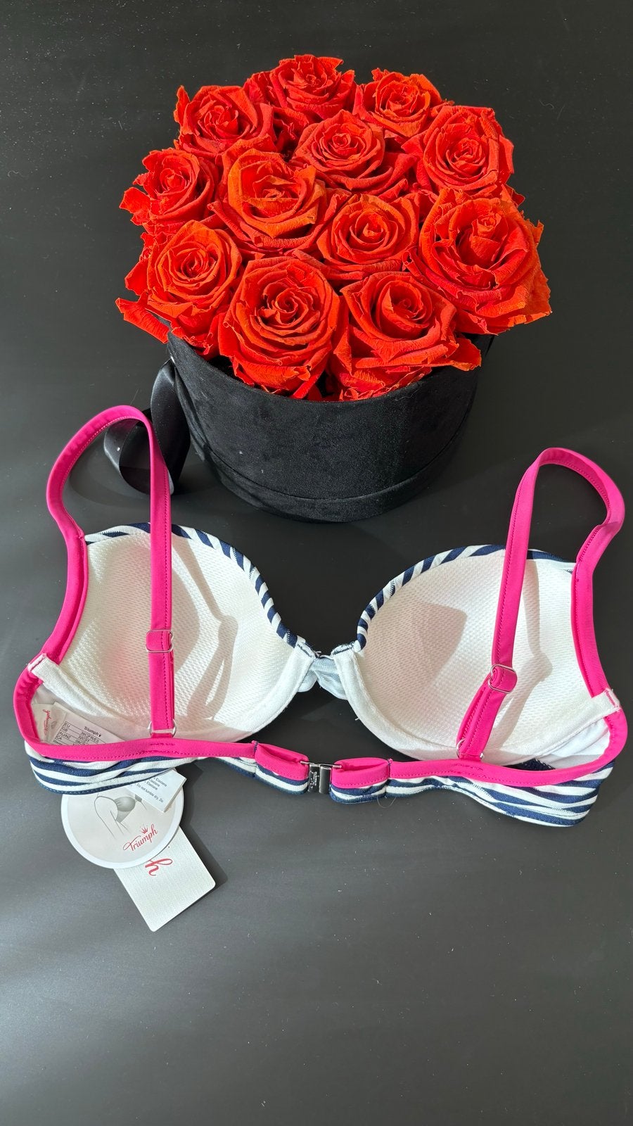 Triumph bikini top 36C - Nieuw met kaartjes, Verzenden, Nieuw, Blauw, Bikini