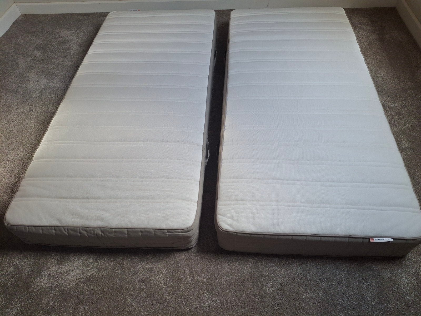 Twee IKEA Hamarvik matrassen, 90x200 cm, Huis en Inrichting, Ophalen, 90 cm, Eenpersoons, Zo goed als nieuw