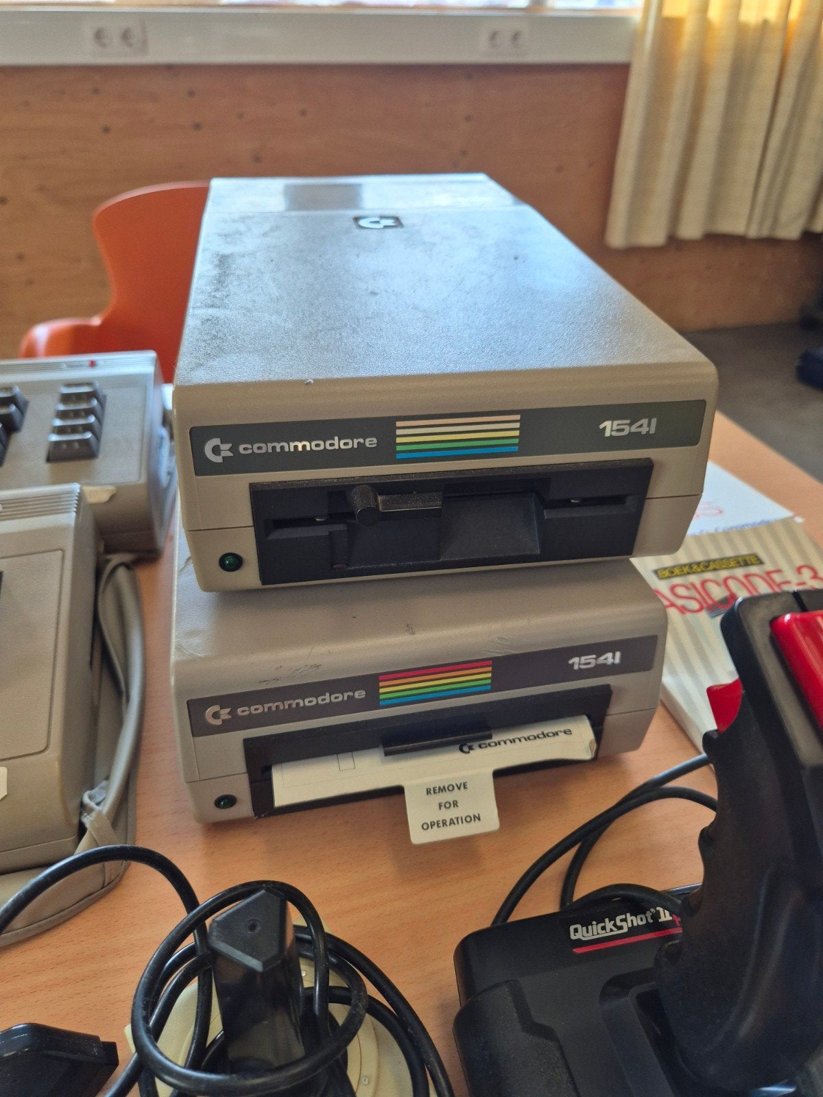 Grote collectie Commodore 64, diskettes, joysticks en meer, Computers en Software, Vintage Computers, Ophalen of Verzenden, Commodore