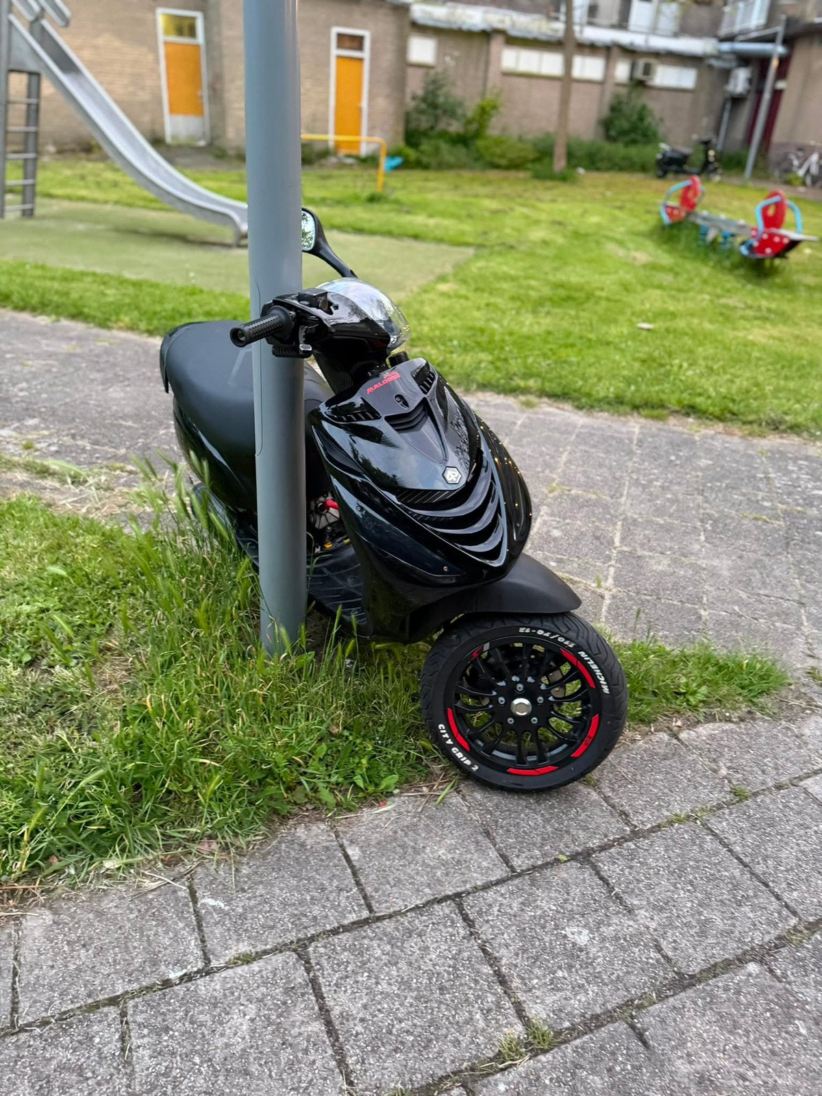 Zip 172 lc brom, Ophalen, Tweetakt, Maximaal 45 km/u, Zip