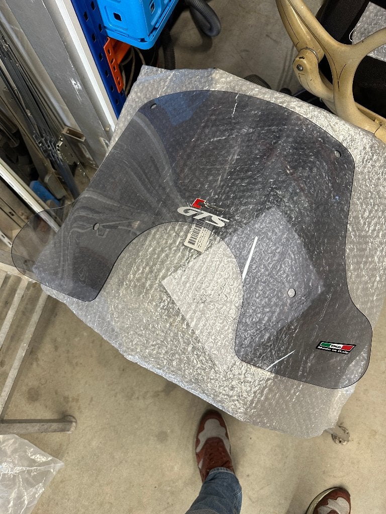 Nieuw windscherm FACO "Twin-Screen" - Vespa GTS, Fietsen en Brommers, Ophalen, Nieuw, Overige typen, Vespa