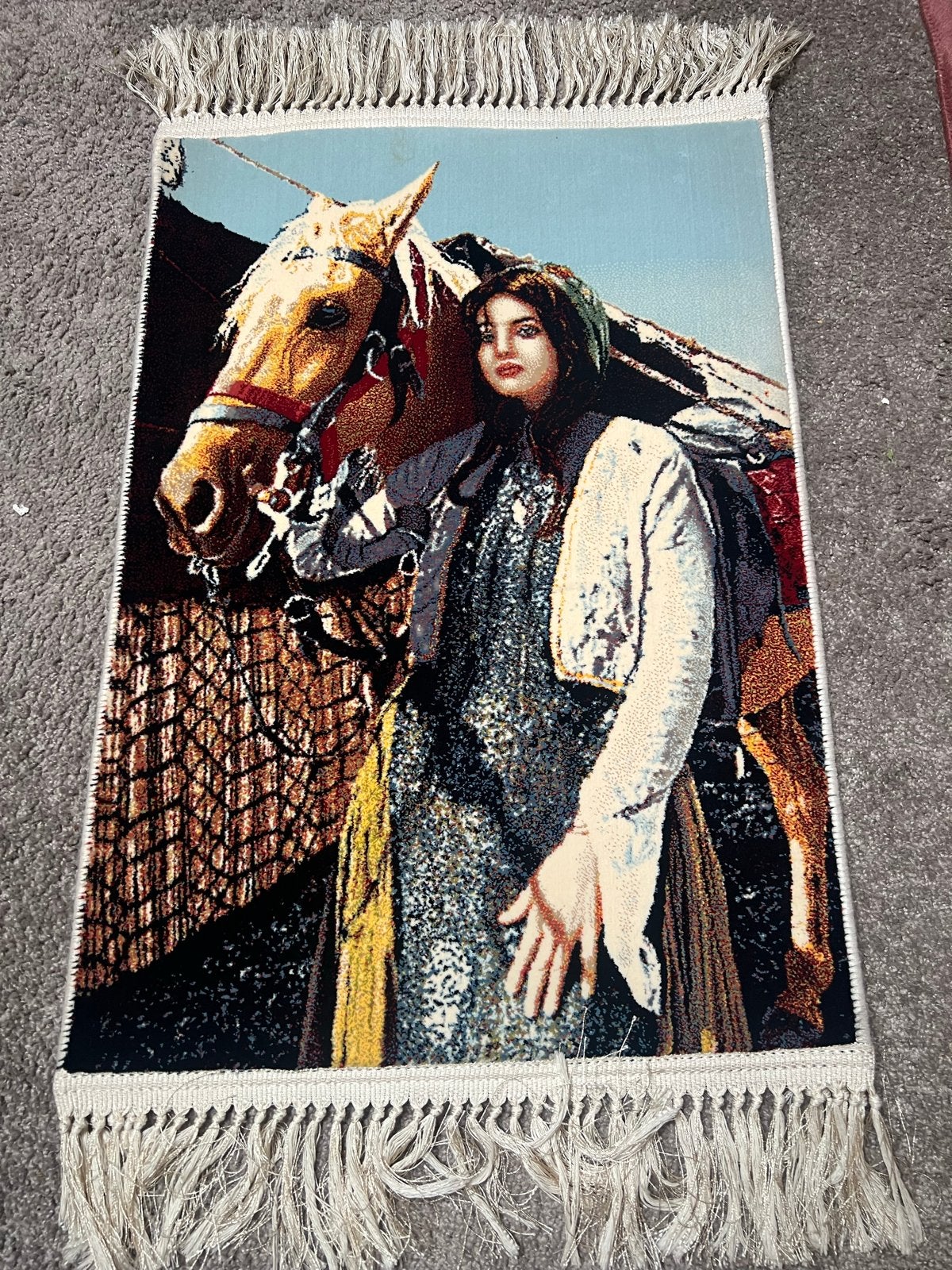 Wandtapijt met vrouw en paard - Handgemaakt, Huis en Inrichting, Minder dan 50 cm, 50 tot 100 cm, Bruin, Ophalen of Verzenden
