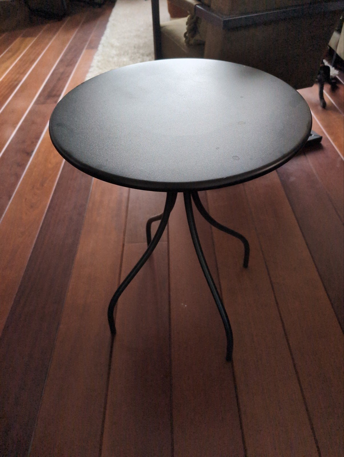 Ronde bijzettafel Tanebro IKEA, Minder dan 55 cm, Metaal of Aluminium, Rond, Zo goed als nieuw