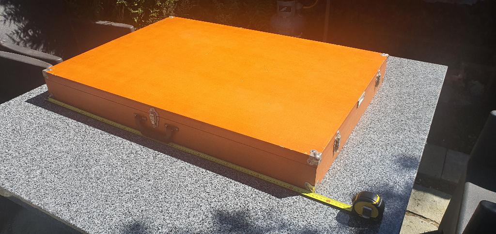Houten opbergkoffer met grendels en handvat, Ophalen, Overige materialen, Zo goed als nieuw, 70 cm of meer