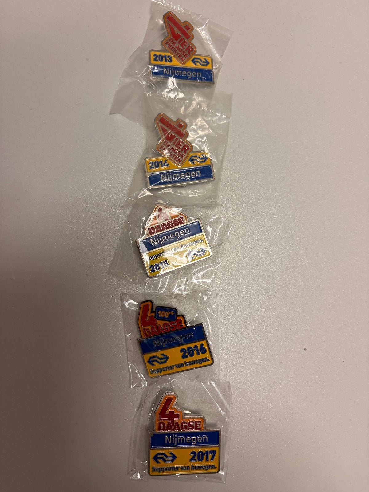 4Daagse Nijmegen Pins 2013-2017 Collectie, Verzenden, Nieuw, Stad of Land, Speldje of Pin