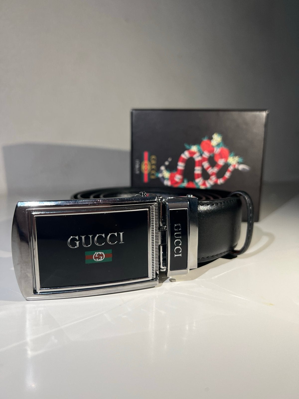 Gucci Riem met Automatische Gesp - Zwart Leer, Zo goed als nieuw, Riem of Ceintuur, Echt leder, Zwart