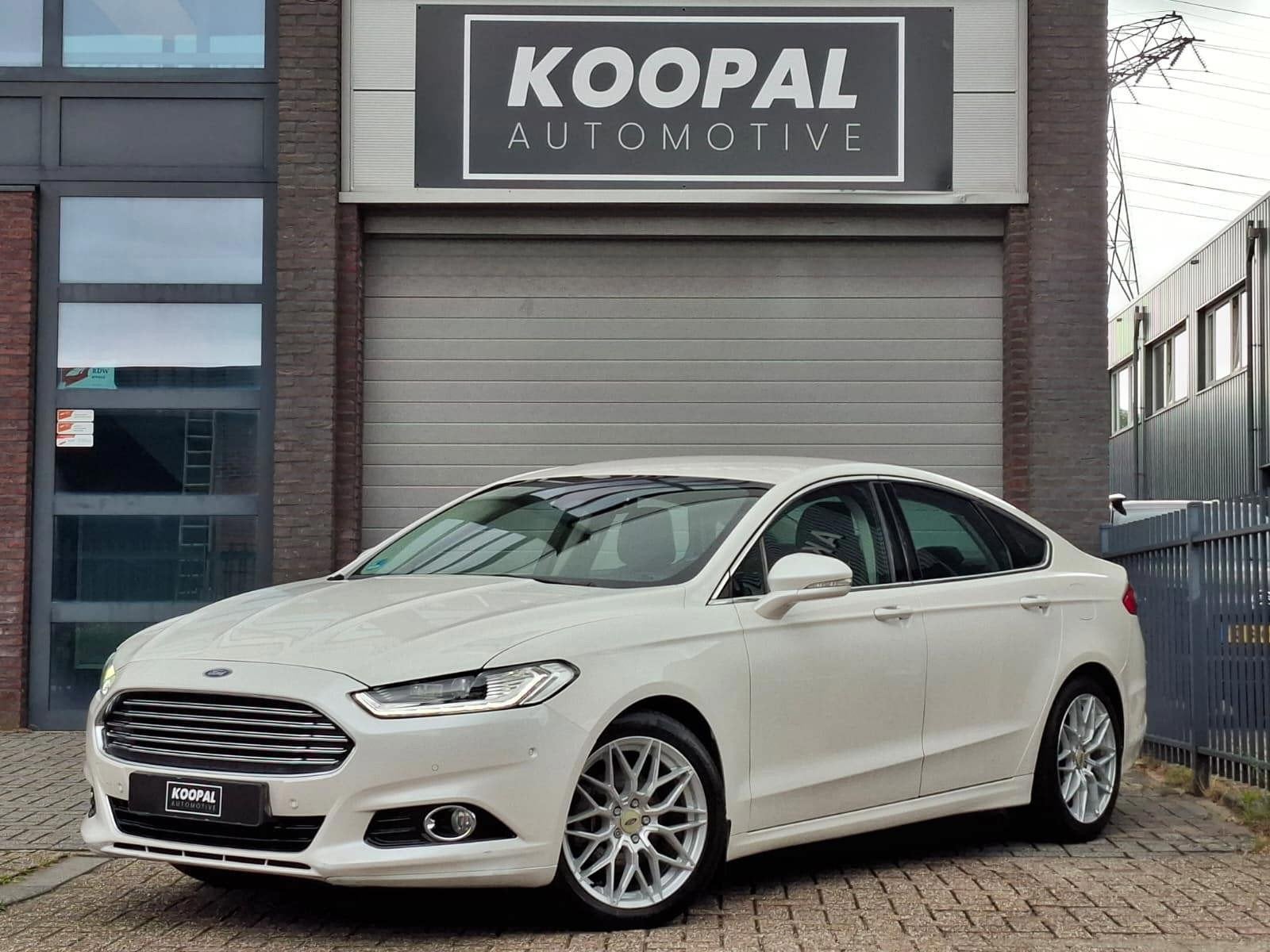 Ford Mondeo 2.0 IVCT HEV Titanium | LED | DAB, Auto's, Ford, Stof, Gebruikt, 4 cilinders, Mondeo