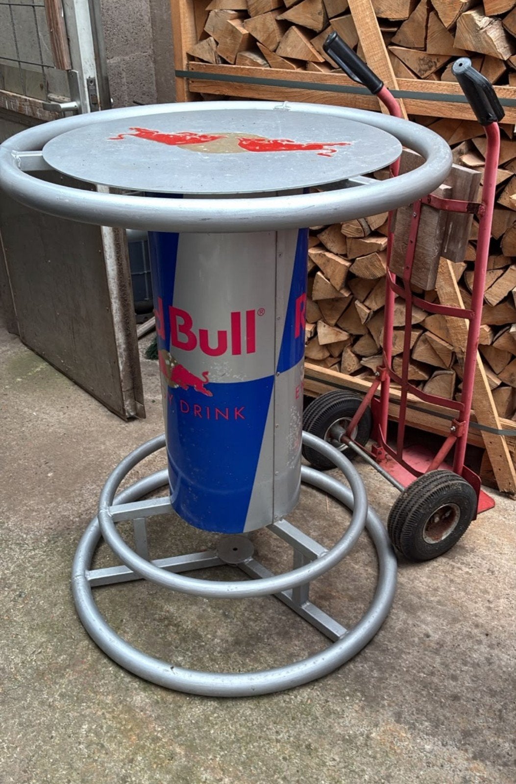 Red Bull statafel - Unieke blikvanger voor elke ruimte, Ophalen, Gebruikt