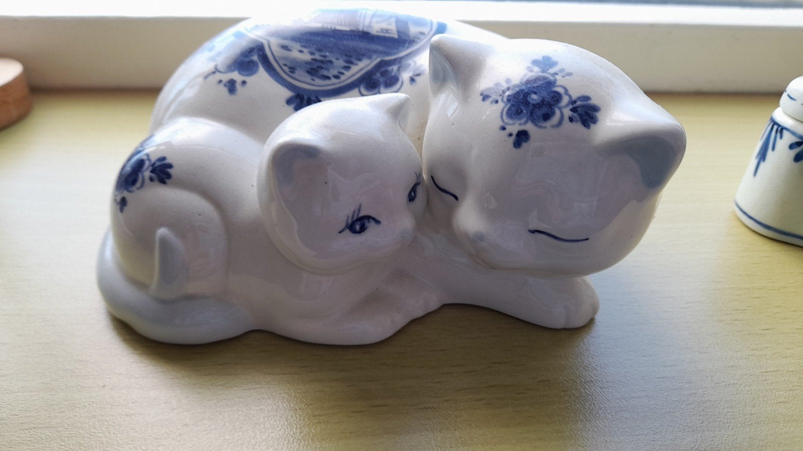 Delfts Blauw Kattenbeeldje - Moederpoes met Kitten, Ophalen of Verzenden