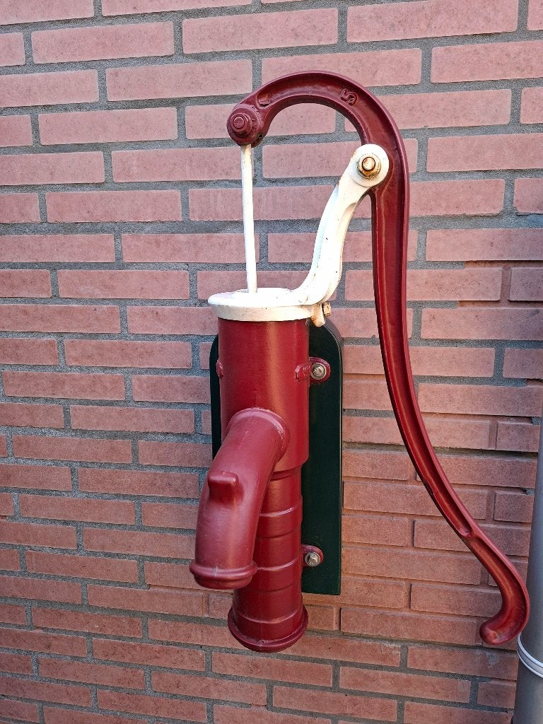 Waterpomp voor de sier, Ophalen, Gebruikt