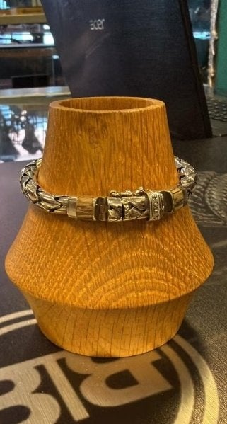 BUDDHA TO BUDDHA ARMBAND TYPE 085BR F GEORGE BROWN € 319,95, Sieraden, Tassen en Uiterlijk, Ophalen of Verzenden, Zo goed als nieuw