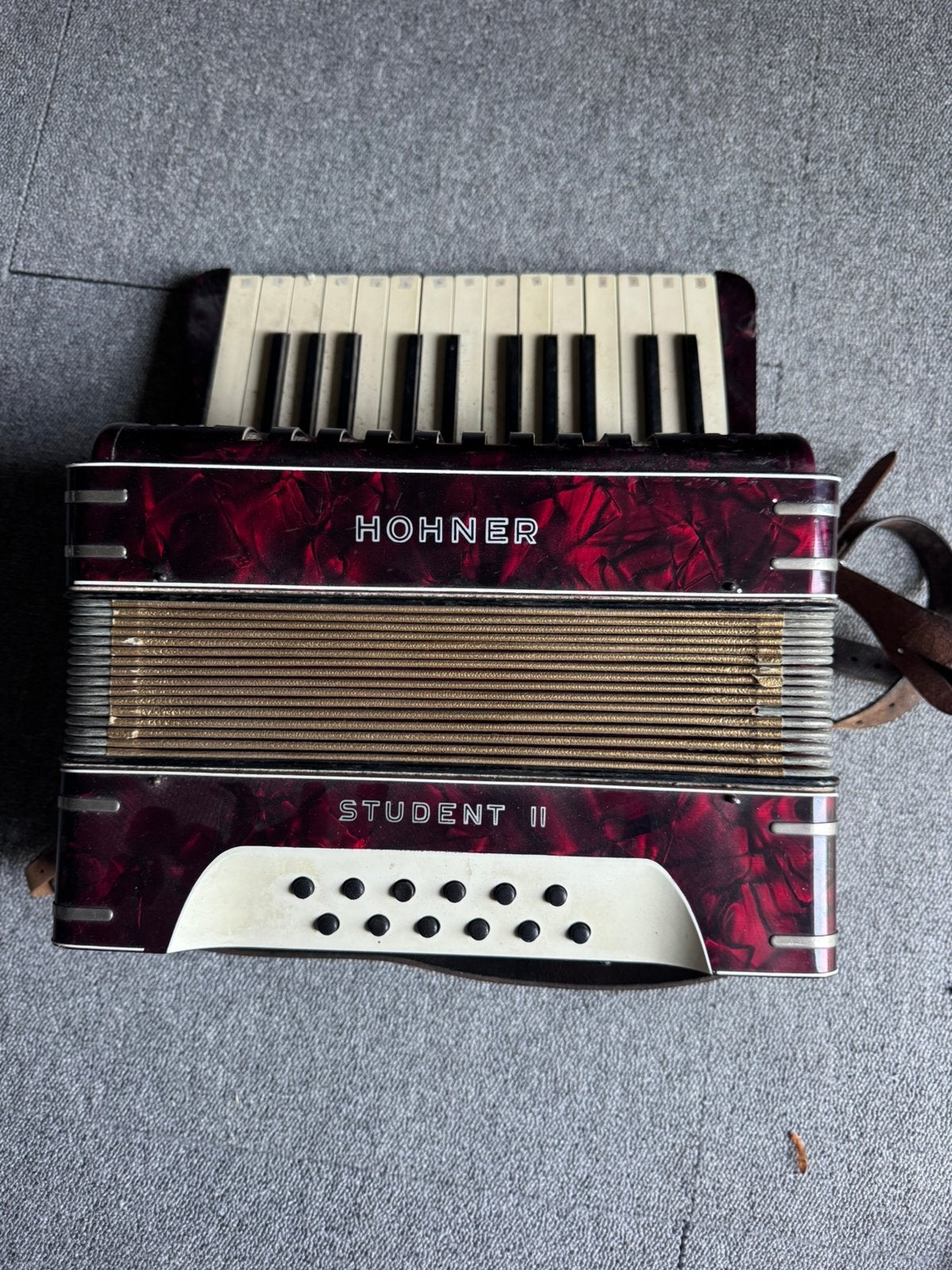 Hohner student II, Gebruikt, Met riemen, Overige formaten, Hohner