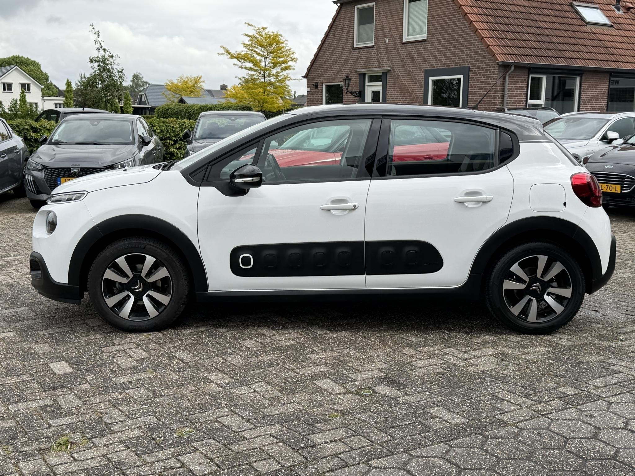 Citroen C3 1.2 PureTech S&S Shine NAVI | TREKHAAK | KLIMA |, Auto's, 1199 cc, Wit, Bedrijf, Handgeschakeld
