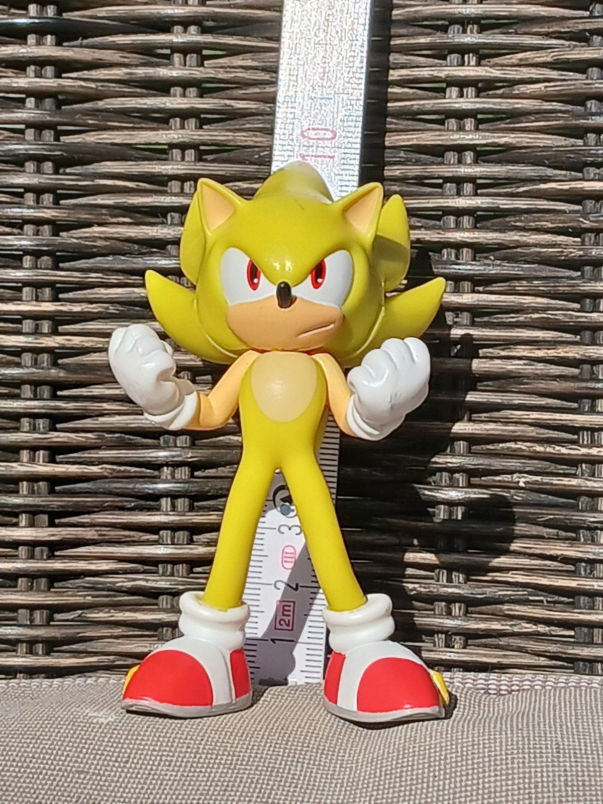 sonic figuur 9cm geel, Verzamelen, Efteling, Ophalen of Verzenden, Zo goed als nieuw, Beeldje of Poppetje