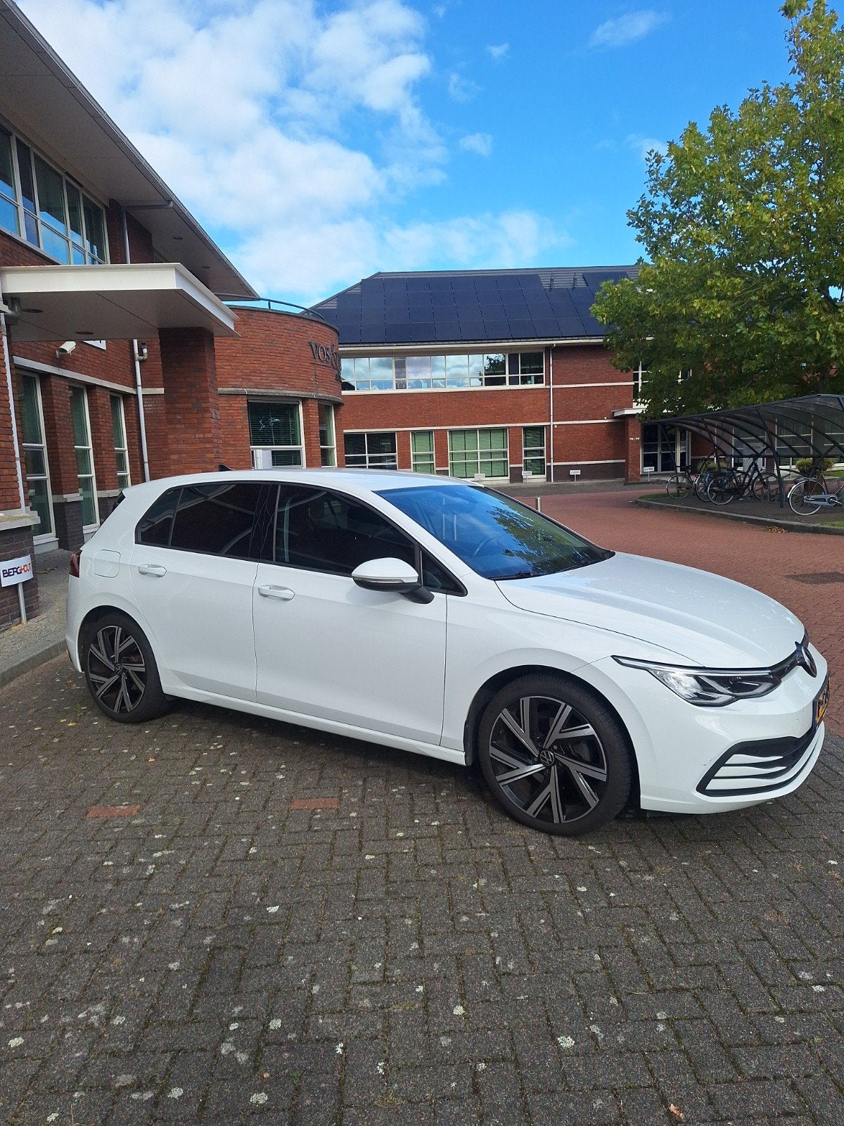 Volkswagen Golf 1.5 Etsi --Super Bak, 1498 cc, 680 kg, 4 cilinders, Wit