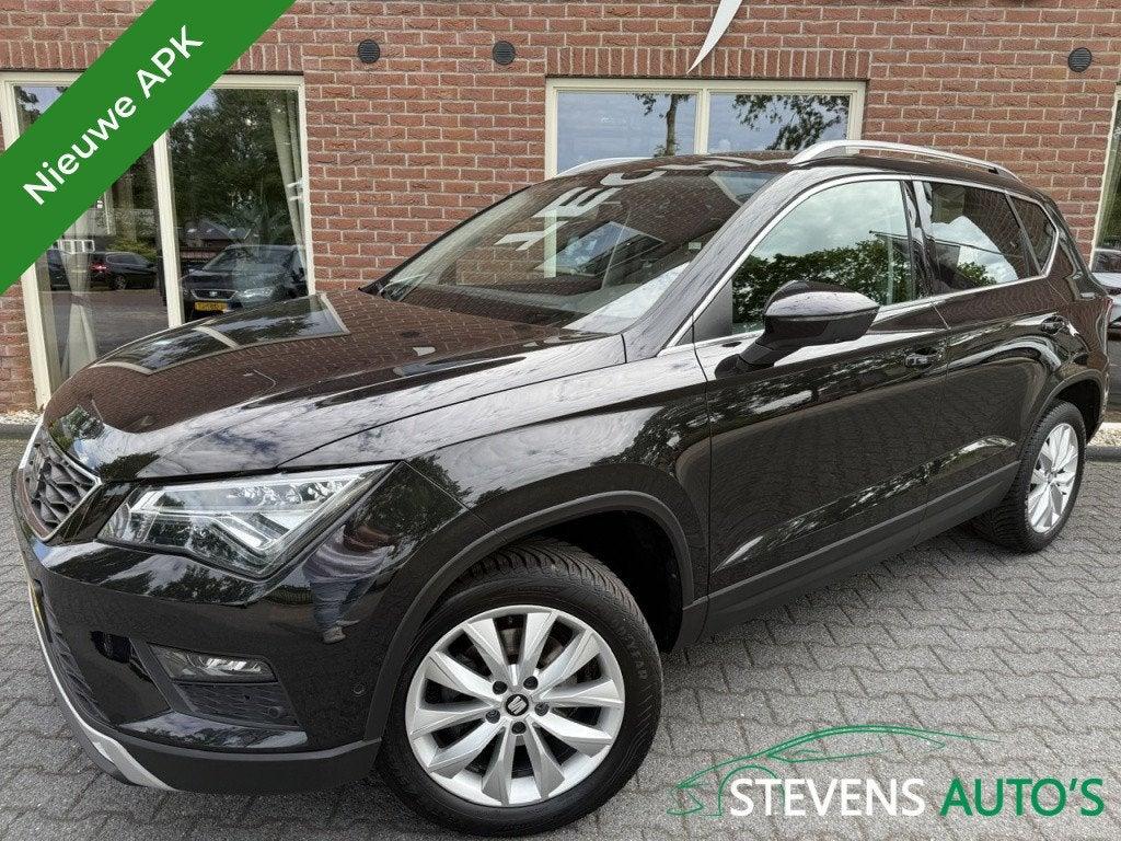 SEAT Ateca 1.0 EcoTSI St BnsInt VIRTUAL.COCKPIT / CARPLAY /, Auto's, Stof, Gebruikt, Zwart, Origineel Nederlands