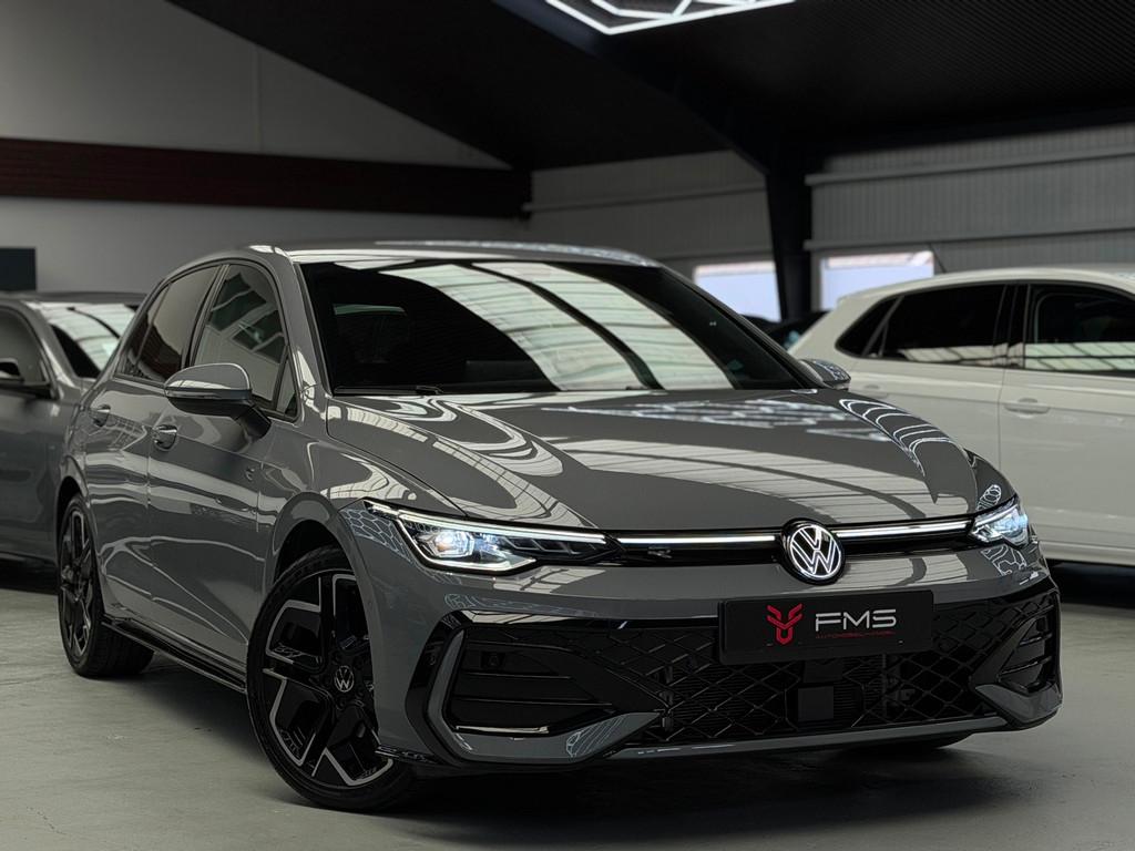 Volkswagen Golf 1.5 TSI 3x R-Line Facelift CarPlay Camera, 4 cilinders, Leder en Stof, Bedrijf, 1500 kg